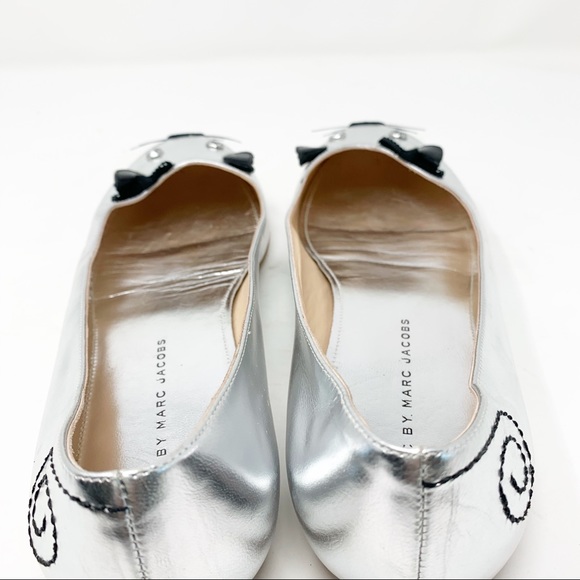 MARC BY MARC JACOBS ICONIC MOUSE FLATS Silver - Picture 7 of 8